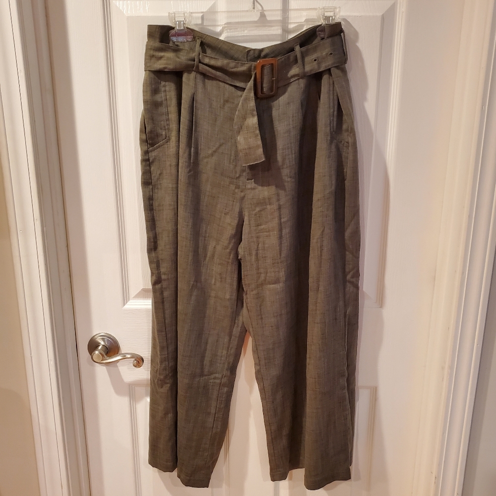 Versona Olive Capri Pants
